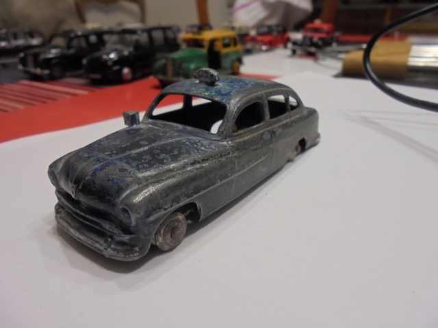Ford vedette dinky toys