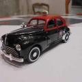 Peugeot 203 noir et rouge