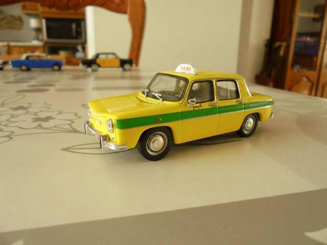 Renault 8